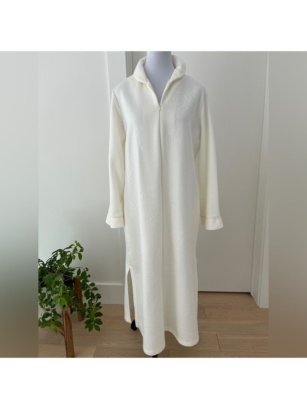 JONES NEW YORK Rose Jacquard Ivory Colour Zip Front Robe Sleepwear Loungewear